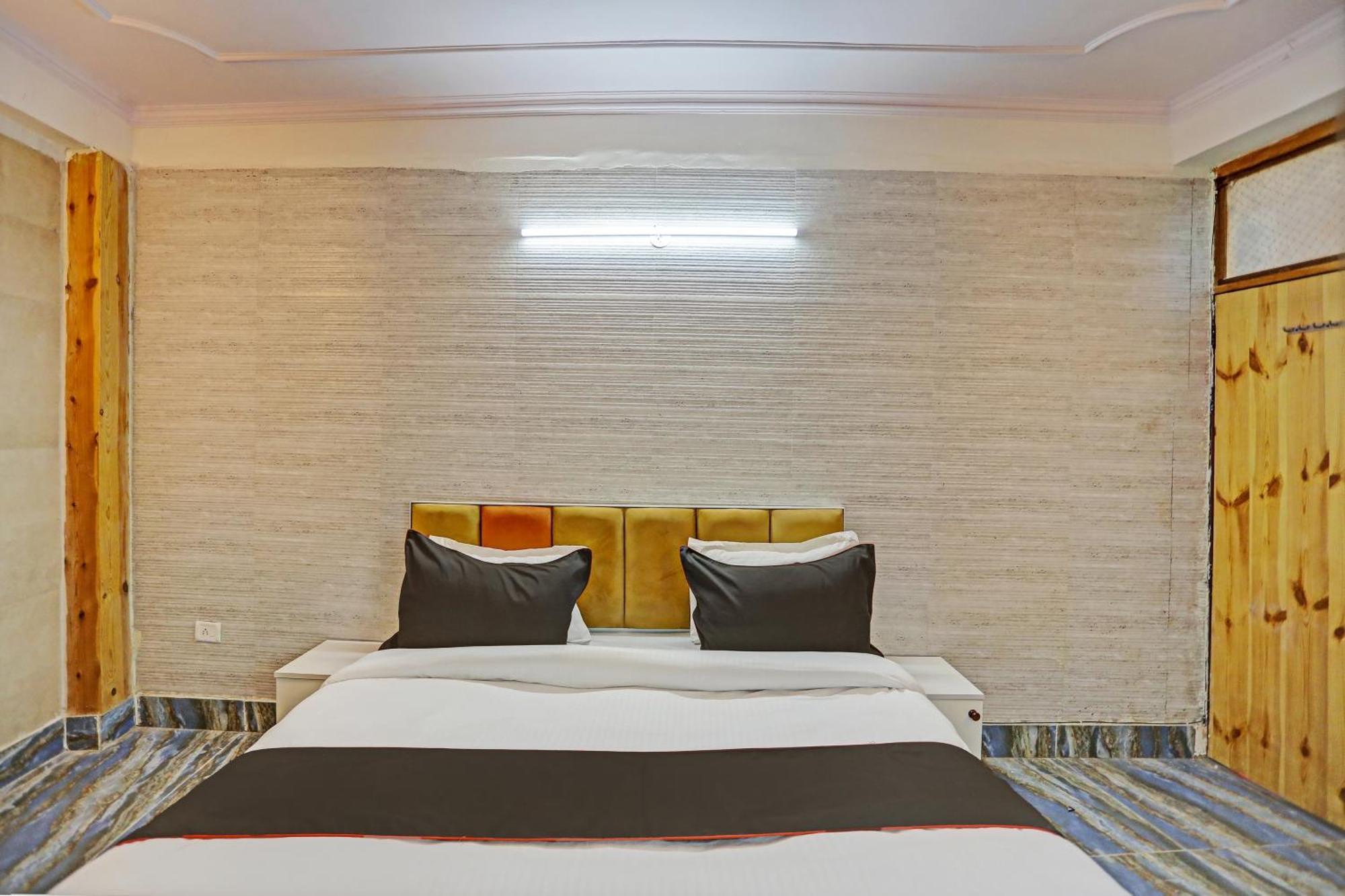 Umen Hotel Nearest Sector 66 Noida Exterior photo